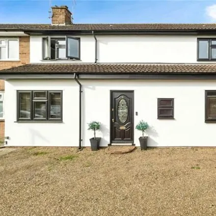 Image 1 - Lambourne Crescent, Chigwell Row, IG7 6EY, United Kingdom - House for sale