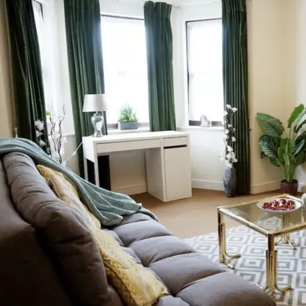 Rent this 1 bed apartment on Lincoln Hatch Lane in Burnham, SL1 7HD