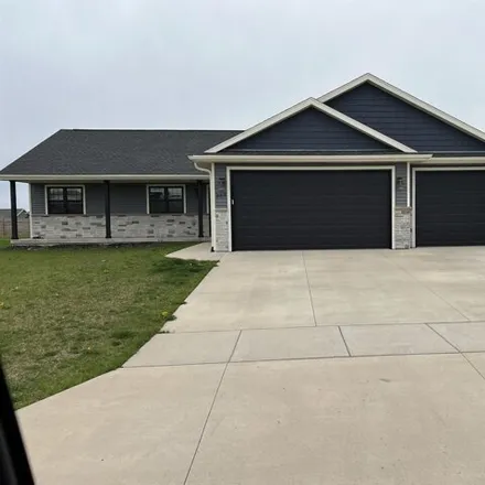 Buy this 3 bed house on 332 Hickory Street in Evansville, WI 53536