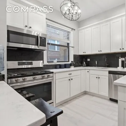 Image 3 - 135 West 16th Street, New York, NY 10011, USA - Condo for sale