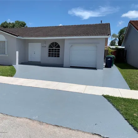 Rent this 4 bed house on 14524 Southwest 174th Terrace in Lindgren, Miami-Dade County