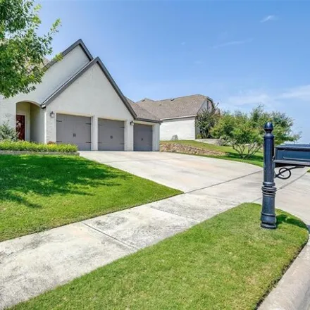 Buy this 3 bed house on 505 Inwood St in Benbrook, Texas