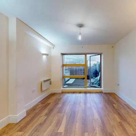 Rent this 2 bed apartment on Food Plus in Normanshire Drive, London