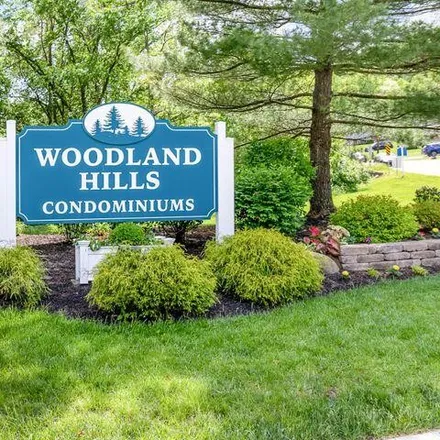 Image 2 - 52 Woodland Hills Drive, Southgate, Campbell County, KY 41071, USA - Condo for sale