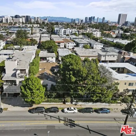 Image 1 - 1344 South Barrington Avenue, Los Angeles, CA 90025, USA - Apartment for rent