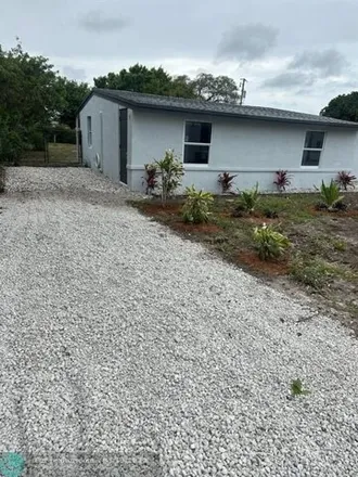 Image 2 - 2723 44th Street, Gifford, FL 32967, USA - House for rent