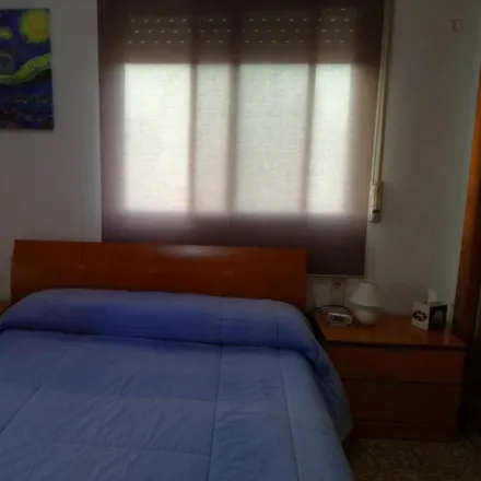 Rent this 3 bed room on Plaça del Vicari Ferrer in 1, 46017 Valencia