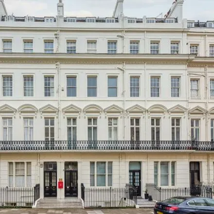 Buy this 3 bed apartment on Clarendon House in Strathearn Place, London