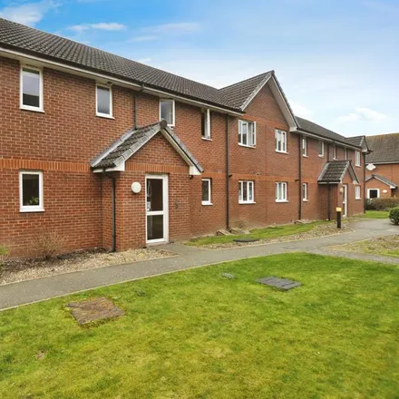 Rent this 1 bed apartment on Chiltern Close in Chelmsford, CM1 2GJ
