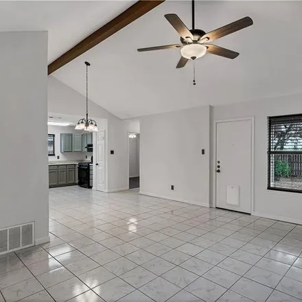 Image 9 - 975 Seminole Drive, New Braunfels, TX 78130, USA - House for sale