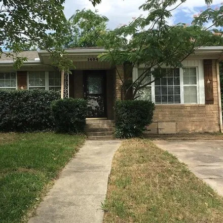 Rent this 3 bed house on East Ford Street in Decatur, TX 76234