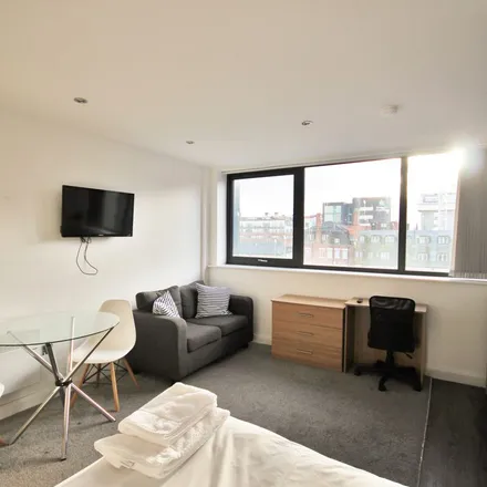 Image 4 - Bracken House, Makin Street, Manchester, M1 7AA, United Kingdom - Apartment for rent