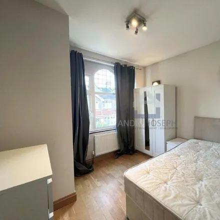 Image 7 - 112 Tooting Bec Road, London, SW17 8BW, United Kingdom - Room for rent