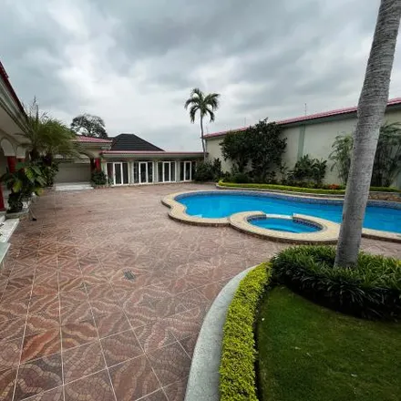 Buy this 5 bed house on Enrique Baquerizo M in 090902, Guayaquil