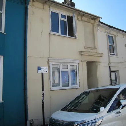 Rent this 3 bed townhouse on 57 Park Crescent Road in Brighton, BN2 3HS