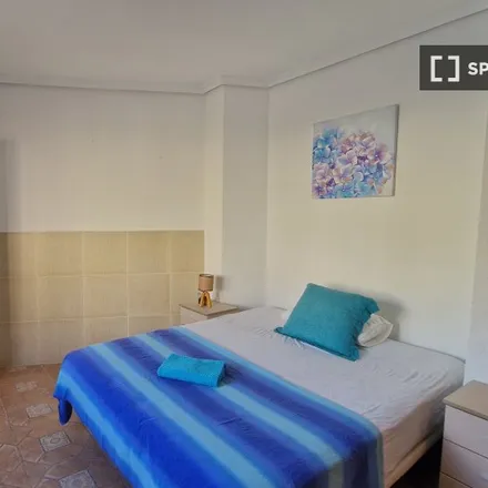 Rent this 4 bed apartment on Carrer de Salvador Giner in 46120 Alboraia / Alboraya, Spain