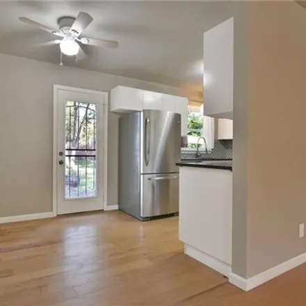 Image 5 - 1408 Broadmoor Drive, Austin, TX 78723, USA - House for rent