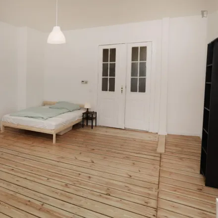Rent this 4 bed room on Gastroenterologie Friedenau in Rheinstraße 2-3, 12159 Berlin