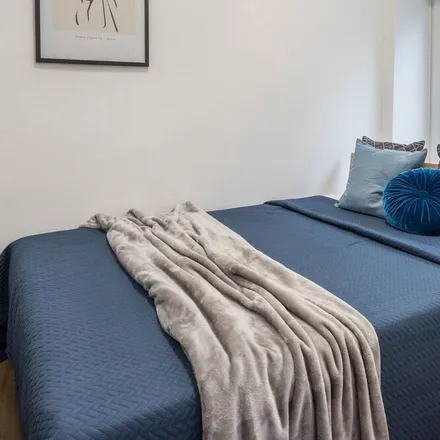 Rent this 3 bed apartment on Christian-Albrechts-Universität zu Kiel in Kleiner Kuhberg, 24103 Kiel