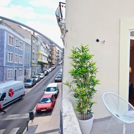 Image 19 - Funerária Augusto de Oliveira, Rua General Taborda, 1070-137 Lisbon, Portugal - Apartment for rent