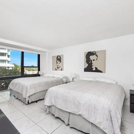 Image 6 - Collins Avenue & 5200 Block, Collins Avenue Service Road, Miami Beach, FL 33140, USA - Apartment for rent