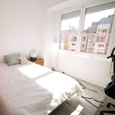 Rent this 2 bed room on Avinguda del Paral·lel in 72, 08001 Barcelona