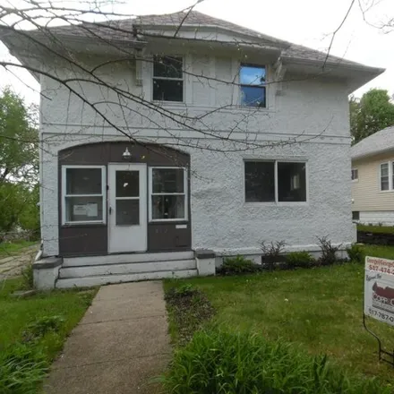Buy this 3 bed house on 824 North East Avenue in Jackson, MI 49202