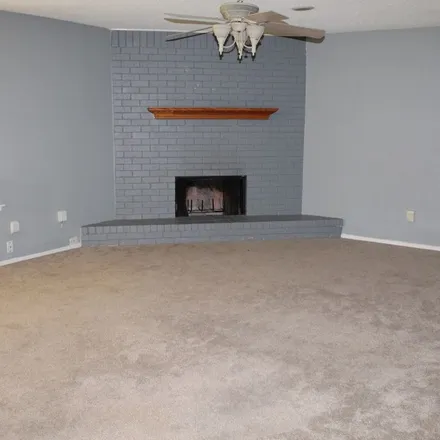 Image 4 - 646 Evelyn Lane, Burleson, TX 76028, USA - Apartment for rent