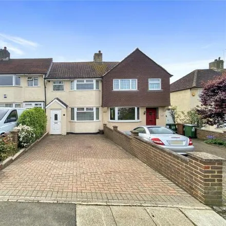 Buy this 3 bed townhouse on Chester Road in London, DA15 8SQ