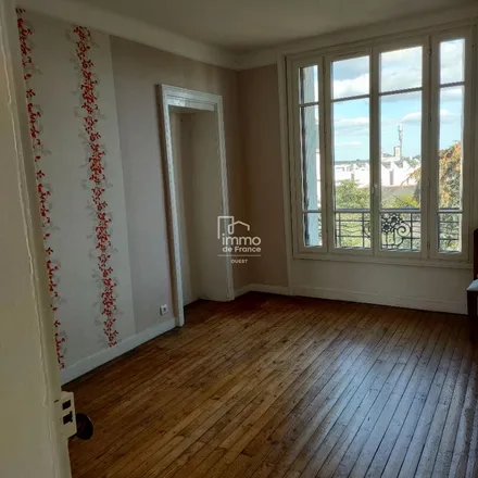 Rent this 3 bed apartment on 15 Rue Lucien Genuer in 85000 La Roche-sur-Yon, France