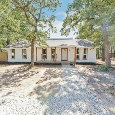 Image 2 - 1001 West Sherman Street, Chico, Wise County, TX 76431, USA - House for sale