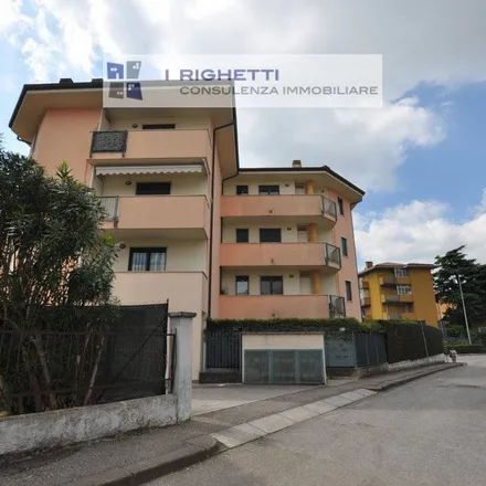 Image 2 - Salita Santa Lucia, 37136 Verona VR, Italy - Apartment for rent