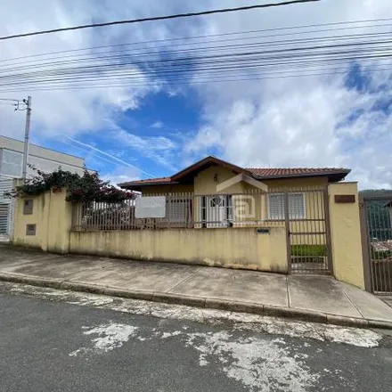 Buy this 3 bed house on Rua Elis Regina in Estância São José, Poços de Caldas - MG