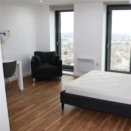 Rent this studio apartment on Michigan Point Tower A in 9 Michigan Avenue, Salford