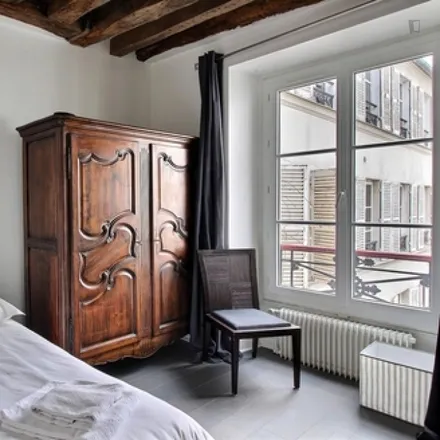 Image 2 - 40 Rue de Verneuil, 75007 Paris, France - Apartment for rent