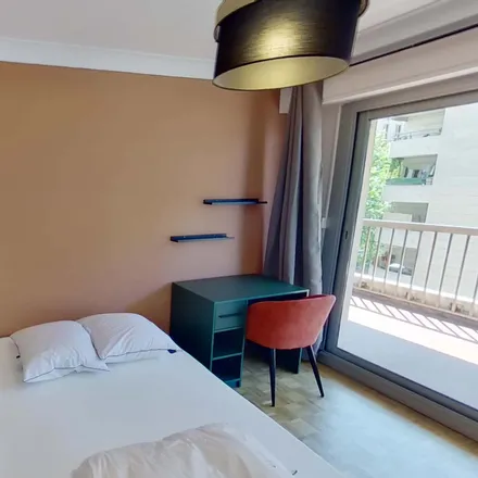 Rent this 5 bed room on 28t Boulevard camille flammarion in 13001 Marseille, France