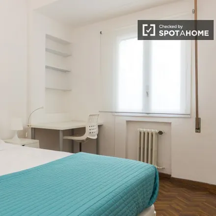 Rent this 7 bed room on Madrid in Paseo de la Castellana, 230