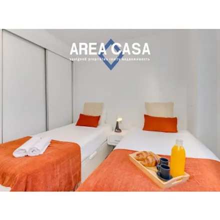 Rent this 2 bed apartment on Tembo Banus in Avenida Rotary International, 29660 Marbella