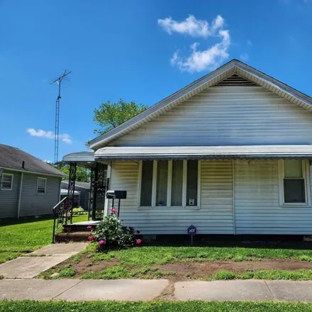 Buy this 3 bed house on 1039 North 11th Street in Herrin, IL 62948