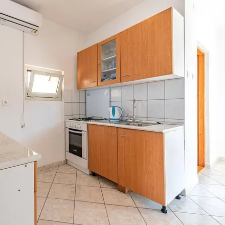 Image 3 - Grad Novalja, Lika-Senj County, Croatia - Apartment for rent