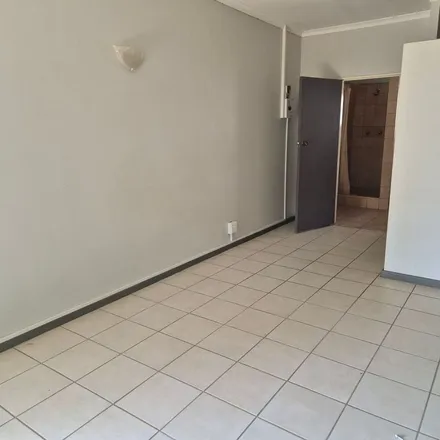 Image 3 - Vaal fisheries, Austin Street, Wilkoppies, Klerksdorp, 2571, South Africa - Apartment for rent