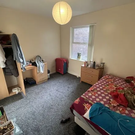 Rent this 3 bed apartment on Cardigan Road Victoria Road in Cardigan Road, Leeds