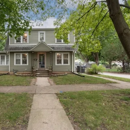 Buy this 3 bed house on 1435 Lucia Avenue in Waukegan, IL 60085
