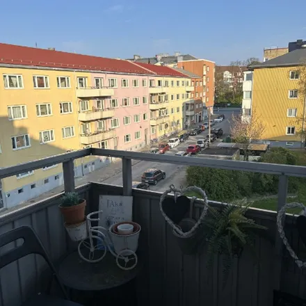 Rent this 3 bed apartment on Saarisvägen in 212 19 Malmo, Sweden