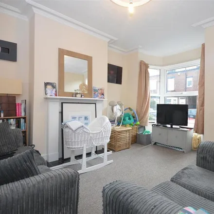 Image 3 - Lynmouth Road, Sheffield, S7 2DF, United Kingdom - Townhouse for rent
