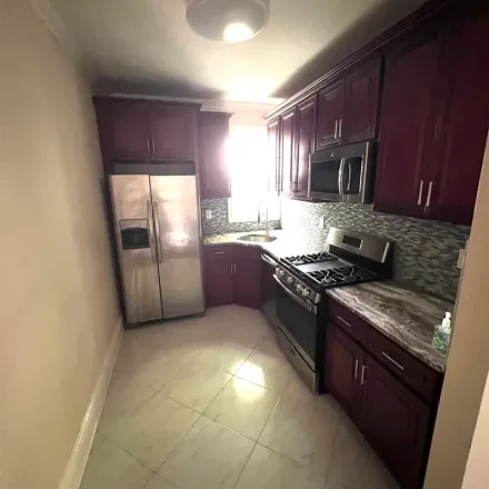 Rent this 3 bed apartment on Bergen Tunnels in Cuneo Place, Jersey City