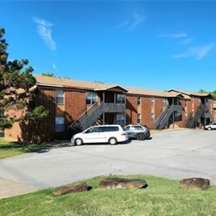 Rent this 2 bed apartment on 735 West North Street in Fayetteville, AR 72701