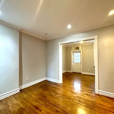 Image 3 - 210 East 25th Street, New York, NY 10010, USA - Apartment for rent