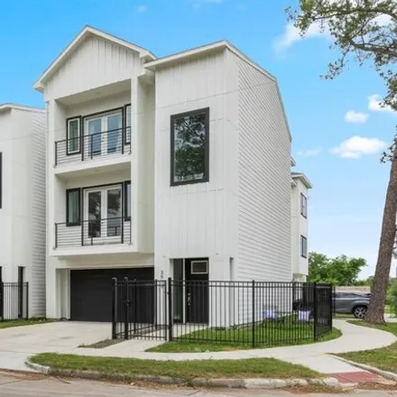 Image 2 - 6703 Cadillac Street, South Lawn, Houston, TX 77021, USA - House for sale