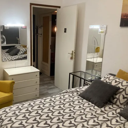Rent this 2 bed apartment on Barcelona in la Sagrada Família, ES